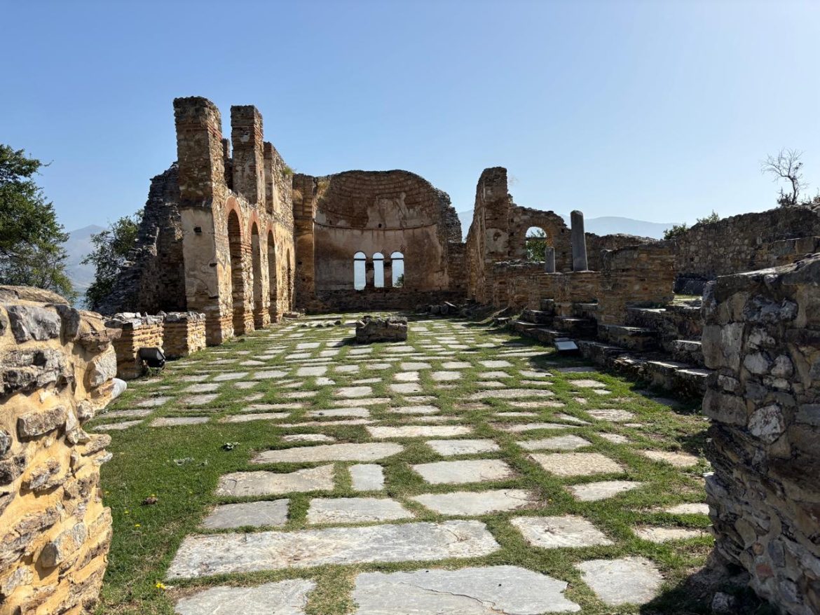 ναός αγίου αχιλλείου