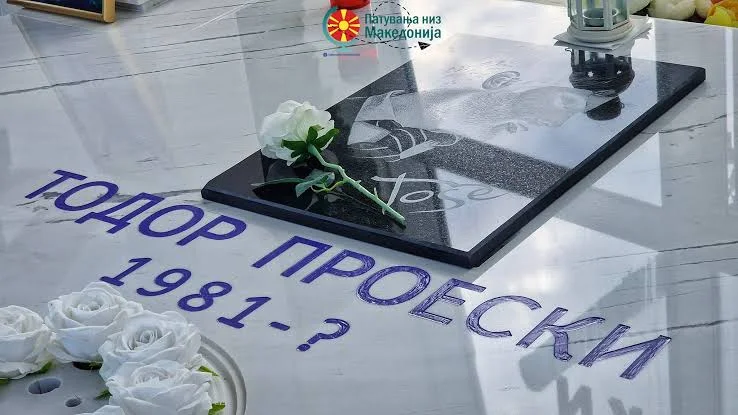 1000579841
